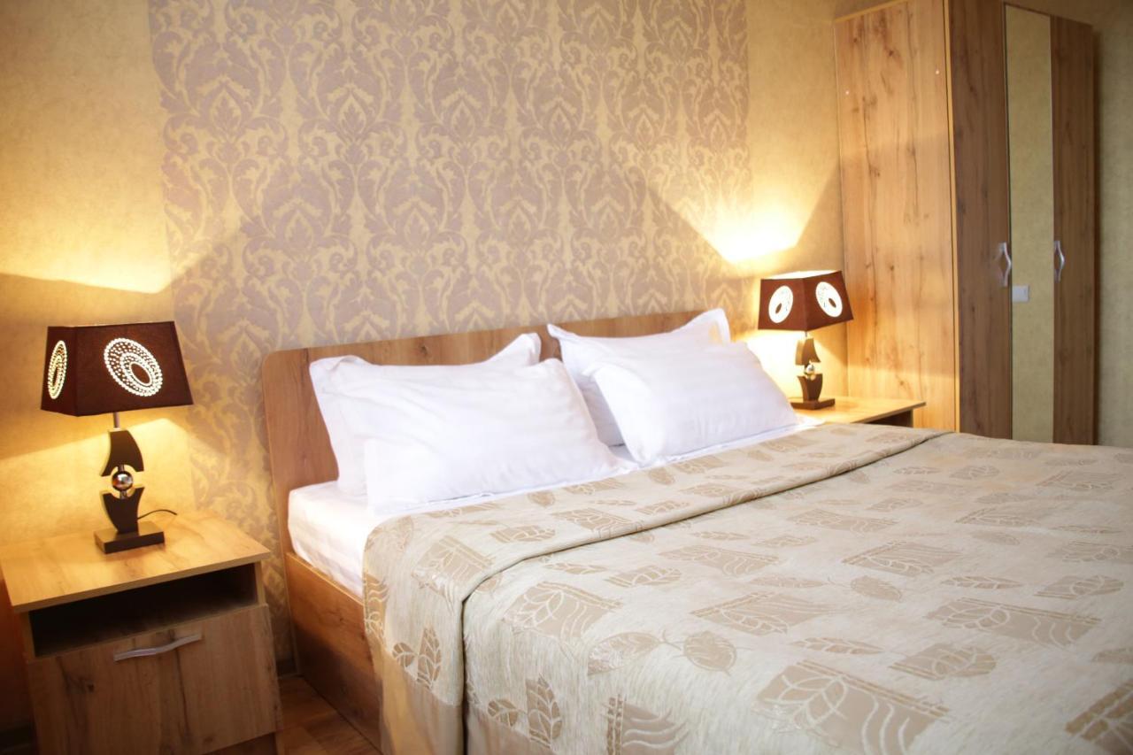 City Hotel Ustʼ-Kamenogorsk Exterior foto